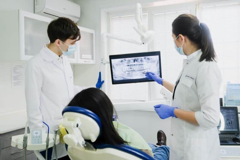 5 Essential Tips for Maintaining Healthy Teeth Between Visits Dr. Simba Pari
